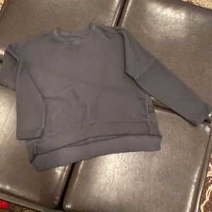 Nununu charcoal sweatshirt size 6-7